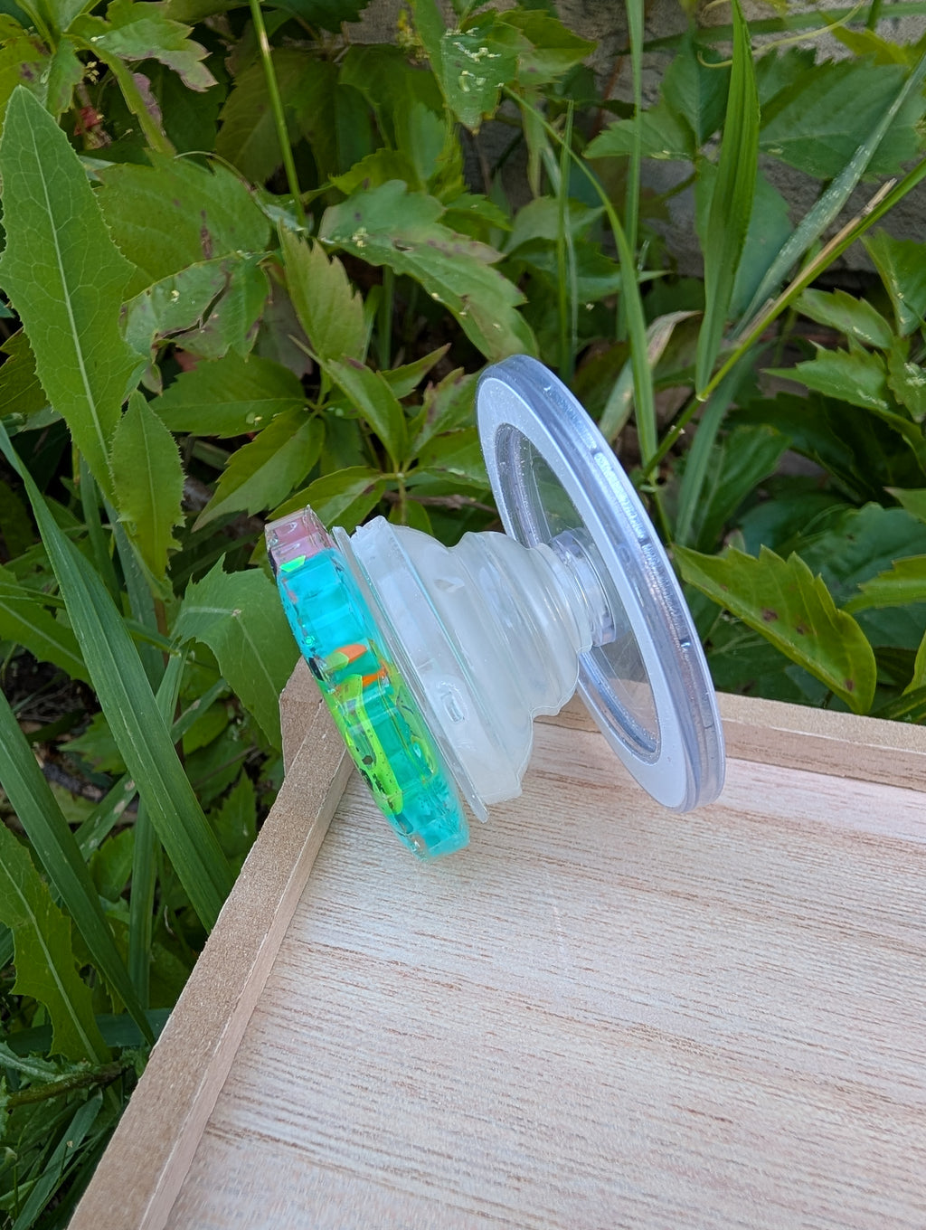 Resin + 3D printer waste magnetic phone grips